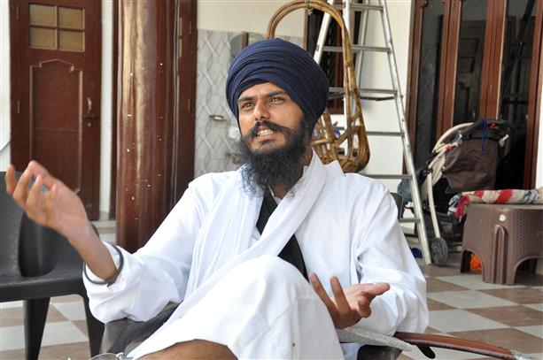 खालिस्तान समर्थक अमृतपाल सिंह के 6 साथी गिरफ्तार, पंजाब के कई जिलों में इंटरनेट सेवा बंद