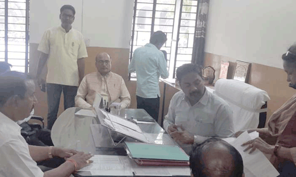 शिक्षक संघ के पदाधिकारियों ने किया बोर्ड परीक्षा मूल्यांकन केंद्रों का दौरा