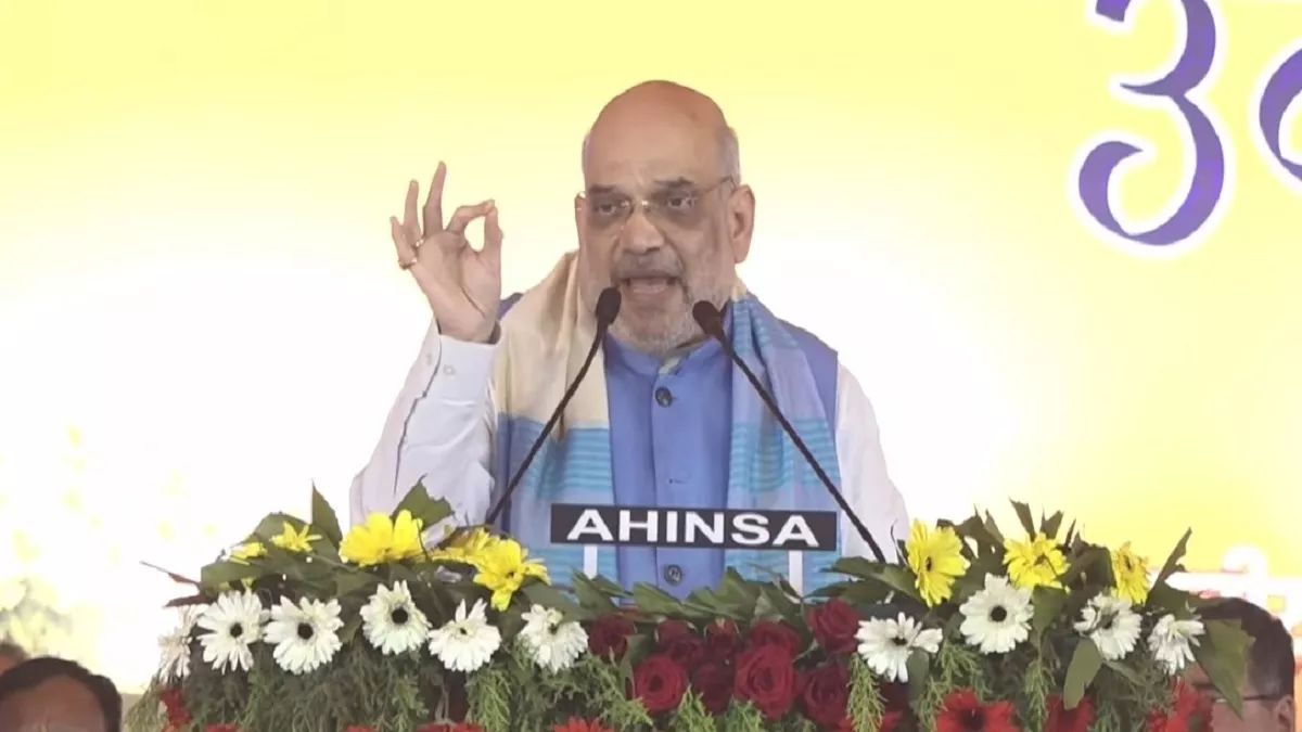 ‘कांग्रेस ने गरीबों के लिए नहीं किया कोई काम’, कमलनाथ के गढ़ में गरजे अमित शाह, बोले- वो सिर्फ करते हैं वादे