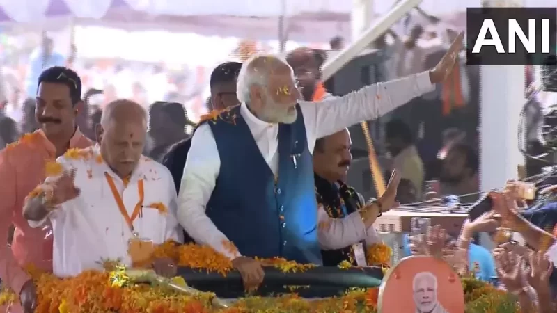 पीएम मोदी ने देवागेरे में किया रोड शो, सीएम बसवराज बोम्मई और बीएस येदियुरप्पा भी मौजूद