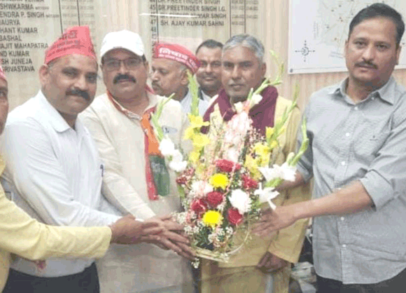 डीआईजी से मिला निषाद पार्टी का प्रतिनिधिमंडल