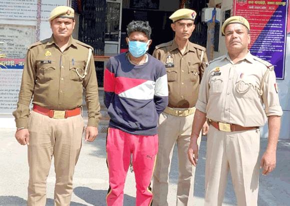पुलिस के हत्थे चढ़ा जिला बदर बदमाश