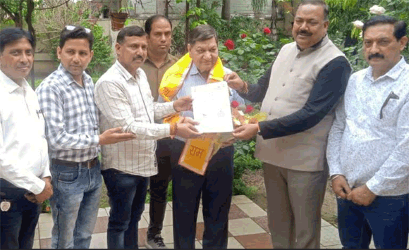 पालिका परिषद ने डा0 डीके जैन को स्वच्छ भारत मिशन का ब्रांड अम्बेसेडर नियुक्त किया