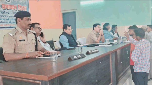 सम्पूर्ण समाधान दिवस में सीडीओ व एसएसपी ने सुनीं समस्याएं