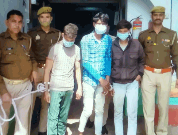 गन्ने से भरी ट्रेक्टर ट्राली पर चोरो ने किया हाथ साफ, पुलिस ने ट्राली को किया बरामद