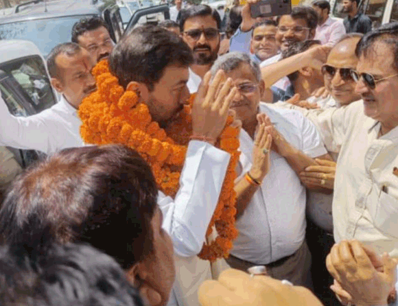 भाजपा प्रदेश उपाध्यक्ष मोहित बेनीवाल ने टटोली मेयर के दावेदारों की नब्ज