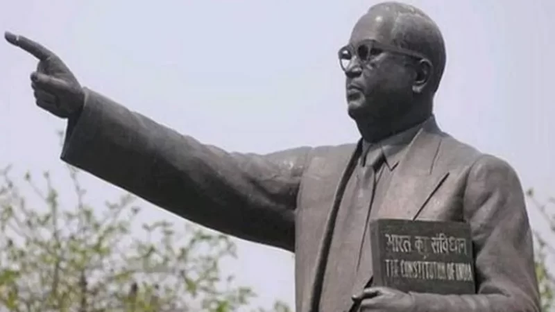 राजस्थान के भरतपुर में अंबेडकर की मूर्ति लगाने पर बवाल, ग्रामीणों ने पुलिस पर किया पथराव; आगजनी भी हुई