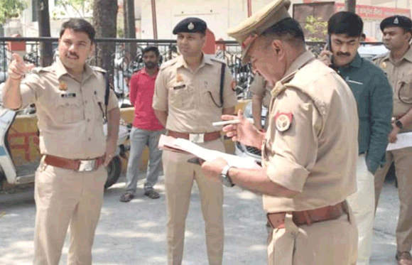 डीएम व एसएसपी ने नामांकन स्थलों का निरीक्षण कर लिया सुरक्षा व्यवस्था का जायजा