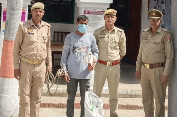 पुलिस ने शराब तस्कर को किया गिरफ्तार