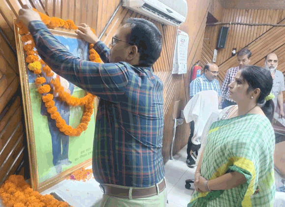 सरकारी कार्यालयों में भी मनाई गई अम्बेडकर जयंती