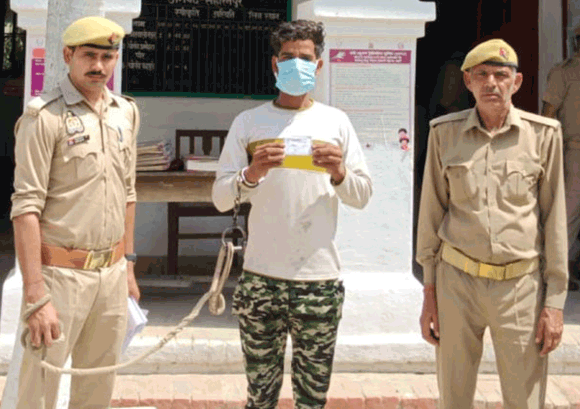 पुलिस ने किया दुकान में हुई चोरी का खुलासा, एक आरोपी पकड़ा