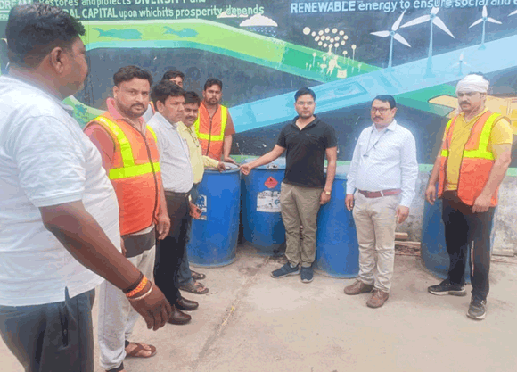 लिक्विड खाद से लहलहायेंगे डिवाइडरों के पौधे