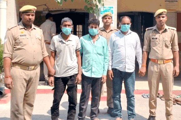 पुलिस के हत्थे चढ़े तीन वारंटी आरोपी