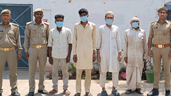अलग-अलग स्थानों से पुलिस ने छह वारंटी आरोपी पकड़े