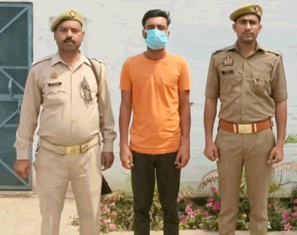पुलिस ने टॉप टेन बदमाश समेत दो आरोपी दबोचे
