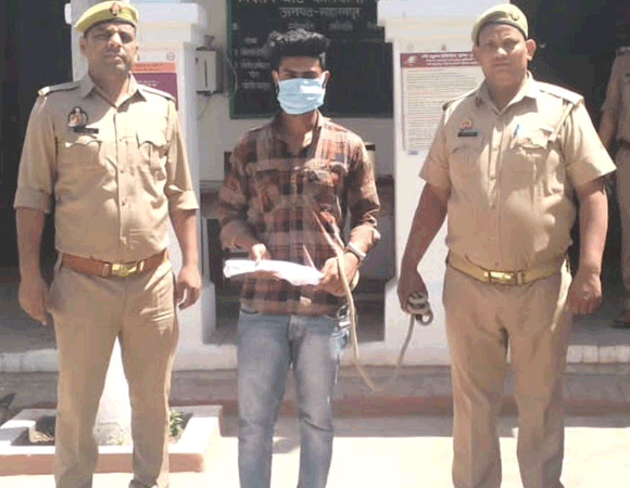 पुलिस के हत्थे चढ़ा सोशल मीडिया पर फायरिंग करने की वीडियो वायरल करने का आरोपी