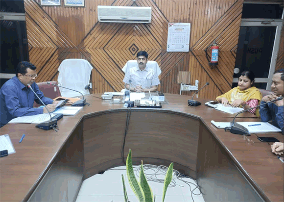 जिलाधिकारी ने की गेहूँ खरीद की समीक्षा