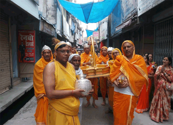 भगवान महावीर स्वामी का मनाया गया जन्म कल्याणक महोत्सव -देवबंद नगर में निकाली गई भव्य पालकी यात्रा, सहस्त्र कलशों से किया गया अभिषेक