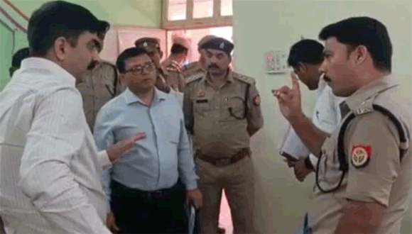 जिलाधिकारी व वरिष्ठ पुलिस अधिक्षक ने नामांकन स्थल का दौरा कर व्यवस्थाओ का जायजा लिया