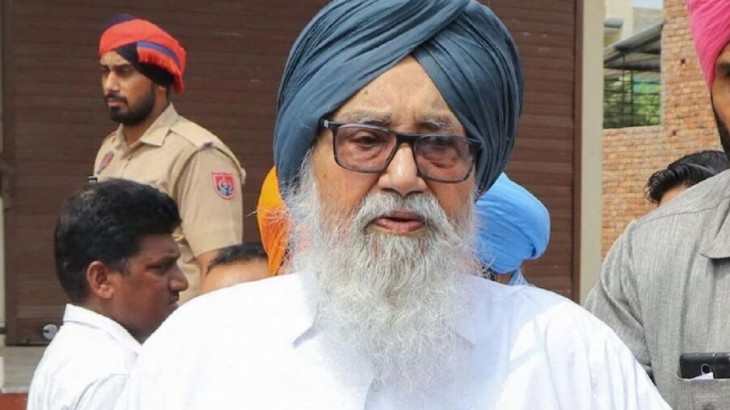 प्रकाश सिंह बादल का आज होगा अंतिम संस्कार, दर्शन के लिए पार्टी दफ्तर रखा पार्थिव शरीर