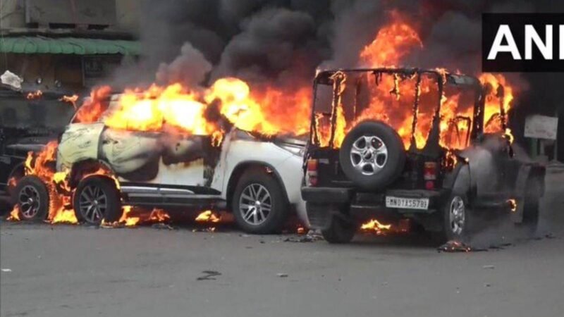 मणिपुर में नहीं थम रही हिंसा, भीड़ ने आयकर अधिकारी को घर से खींचकर मार डाला; कोबरा कमांडो को गोलियों से भूना