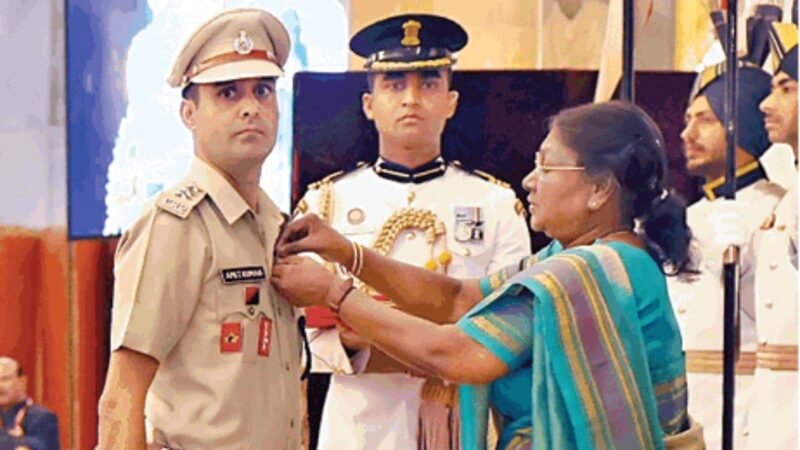 मेरठ के अमित कुमार शौर्य चक्र से सम्मानित, जम्मू-कश्मीर में हुए आपरेशन में दिखाया साहस, 30 आतंकी मारे, 5 पकड़े