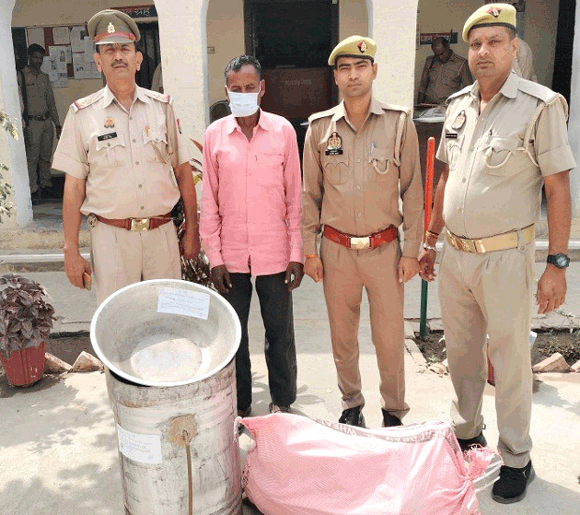 अवैध शराब की कसीदगी करते पुलिस ने दबोचा एक तस्कर