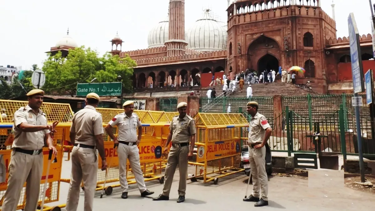 दिल्ली के जामा मस्जिद इलाके में आधी रात हुई फायरिंग, सिर में गोली लगने से युवक की मौत
