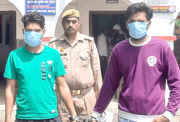 नशीली गोलियों के साथ पुलिस ने आरोपी पकड़े