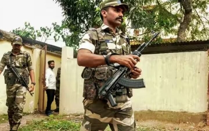 UP का माहौल खराब करने की साजिश में जुटा PFI, ATS ने 20 जिलों में छापेमारी कर 70 लोगों को हिरासत में लिया