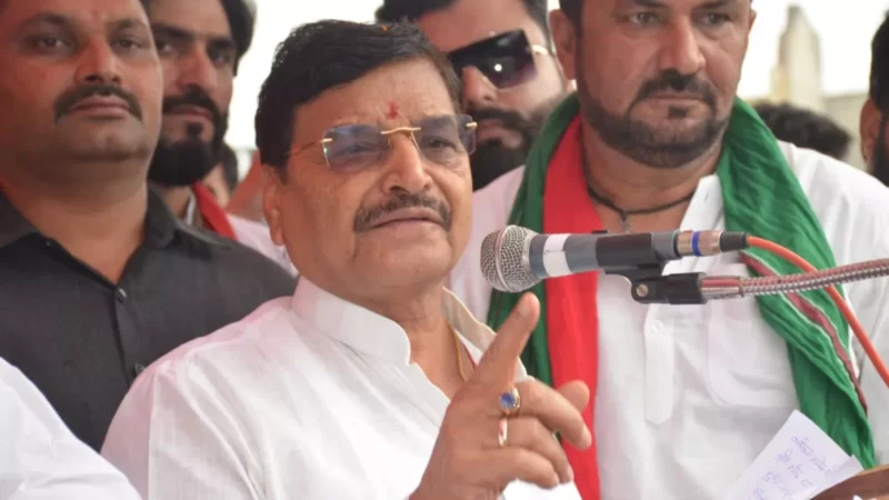 किसान महापंचायत में पहुंचे शिवपाल यादव का सरकार को अल्टीमेटम- ‘मुआवजा नहीं मिला तो नहीं चलने देंगे विधानसभा’