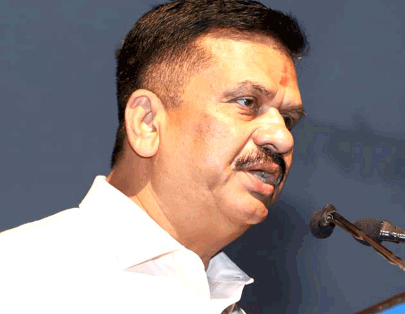 अंतर्राष्ट्रीय योग दिवस को जन सहयोग से ऐतिहासिक बनाए शिक्षक: जिलाधिकारी