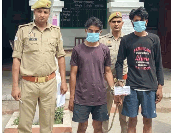 पुलिस ने दो मोबाइल चोर किए गिरफ्तार