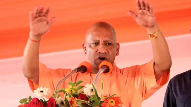 शिल्प हाट के पास उतरेगा CM योगी का चॉपर, नोएडा स्टेडियम में 1300 करोड़ की परियोजनाओं का करेंगे शिलान्यास