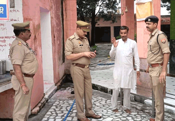 एसपी देहात ने श्रीमनकेश्वर महादेव मंदिर में लिया सुरक्षा व्यवस्था का जायजा