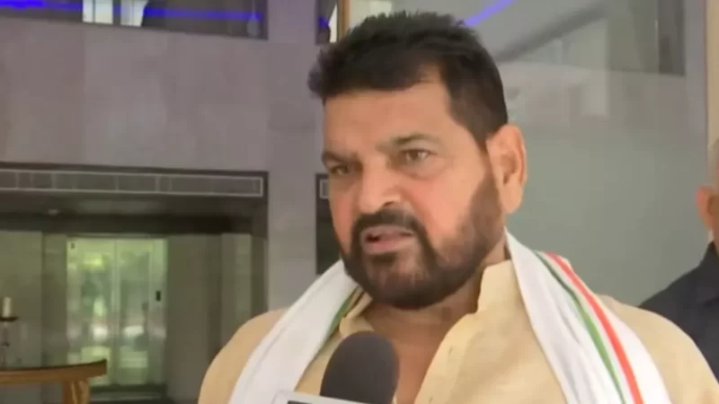 सड़क पर खत्म हुआ ‘दंगल’, पहलवानों के एलान पर बृजभूषण सिंह की पहली प्रतिक्रिया आई सामने