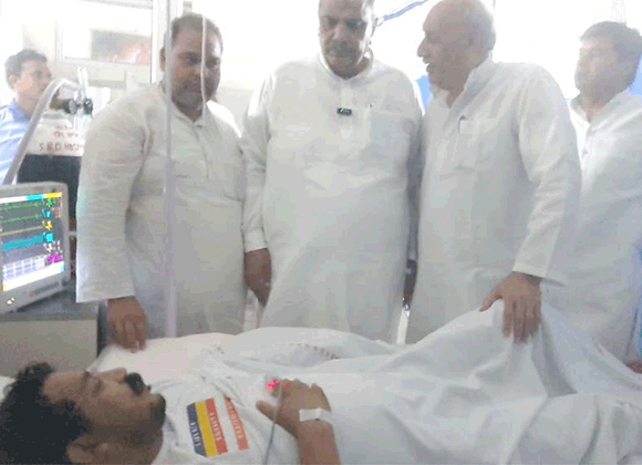 सपाइयों ने की चंद्रशेखर आजाद पर जानलेवा हमले की निंदा