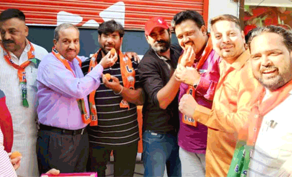 व्यापारियों ने मनाया मुख्यमंत्री योगी आदित्यनाथ का जन्मदिन