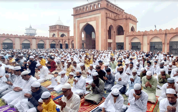 नगर एवं देहात क्षेत्र में हर्षोल्लास से मना ईद-उल-अजहा का त्योहार