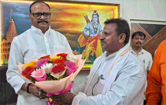 पूर्व जेल विजिटर ने डिप्टी सीएम को समस्याओ से कराया अवगत