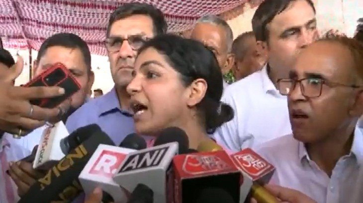 महापंचायत के बाद साक्षी बोलीं- जबतक समाधान नहीं होगा तबतक नहीं खेलेंगे एशियन गेम्स