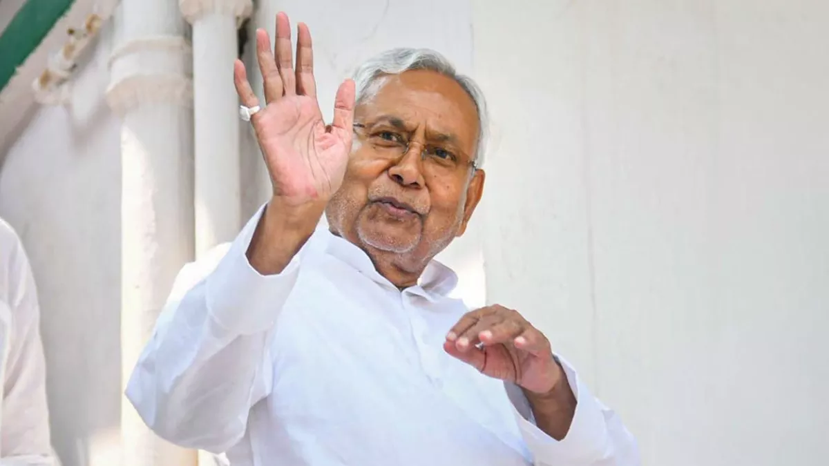 नीतीश कुमार ने JDU सांसदों को दी नसीहत, बोले- BJP के खिलाफ मजबूती से लड़ना है; संडे को CM हाउस पर दिखी हलचल