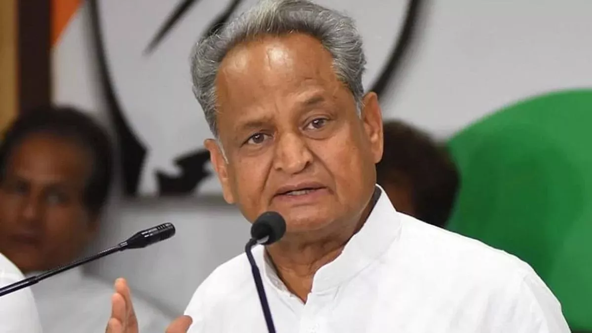 गजेंद्र सिंह शेखावत की मानहानि मामले में अशोक गहलोत को कोर्ट का समन, सात अगस्त को पेश होने का आदेश