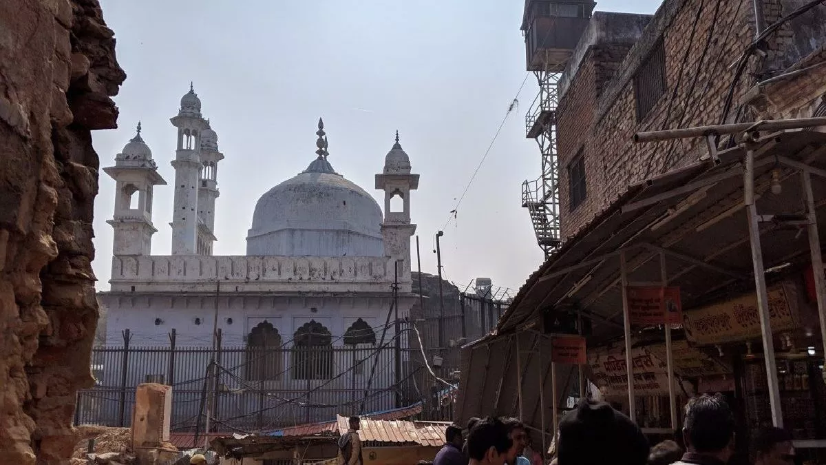 ज्ञानवापी से जुड़े कई मामलों की आज होगी सुनवाई, अखिलेश-ओवैसी के भड़काऊ भाषण पर भी होगा फैसला