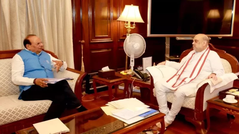 दिल्ली में बाढ़ जैसे हालात, गृह मंत्री अमित शाह से मिलने पहुंचे LG सक्सेना; खतरे के निशान के करीब पहुंची यमुना