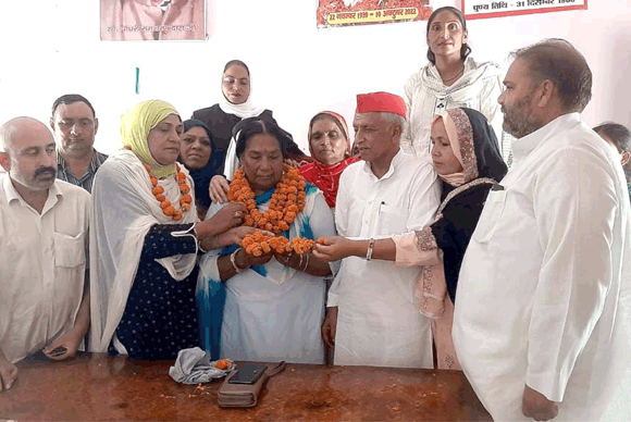 एकजुट होकर सत्ता परिवर्तन करने का काम करें महिलाएं: यादव