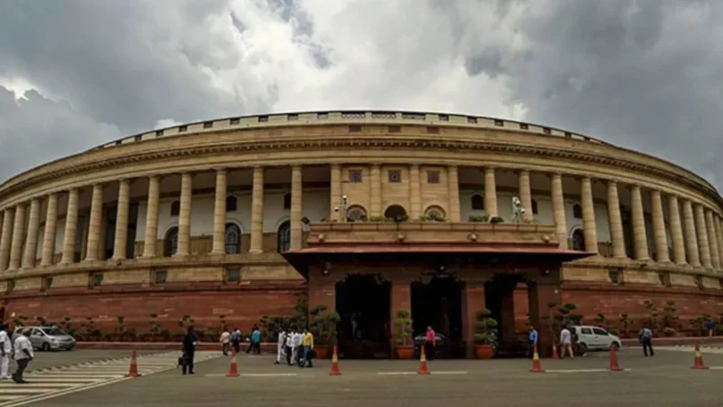 मणिपुर हिंसा और अध्यादेश पर घमासान की आशंका, सरकार के सामने 31 विधेयक पास कराने की चुनौती