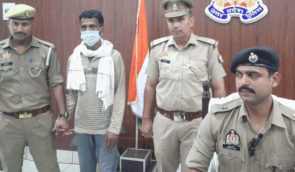 पुलिस के हत्थे चढ़ा शातिर चोर, चोरी का माल व असलाह बरामद