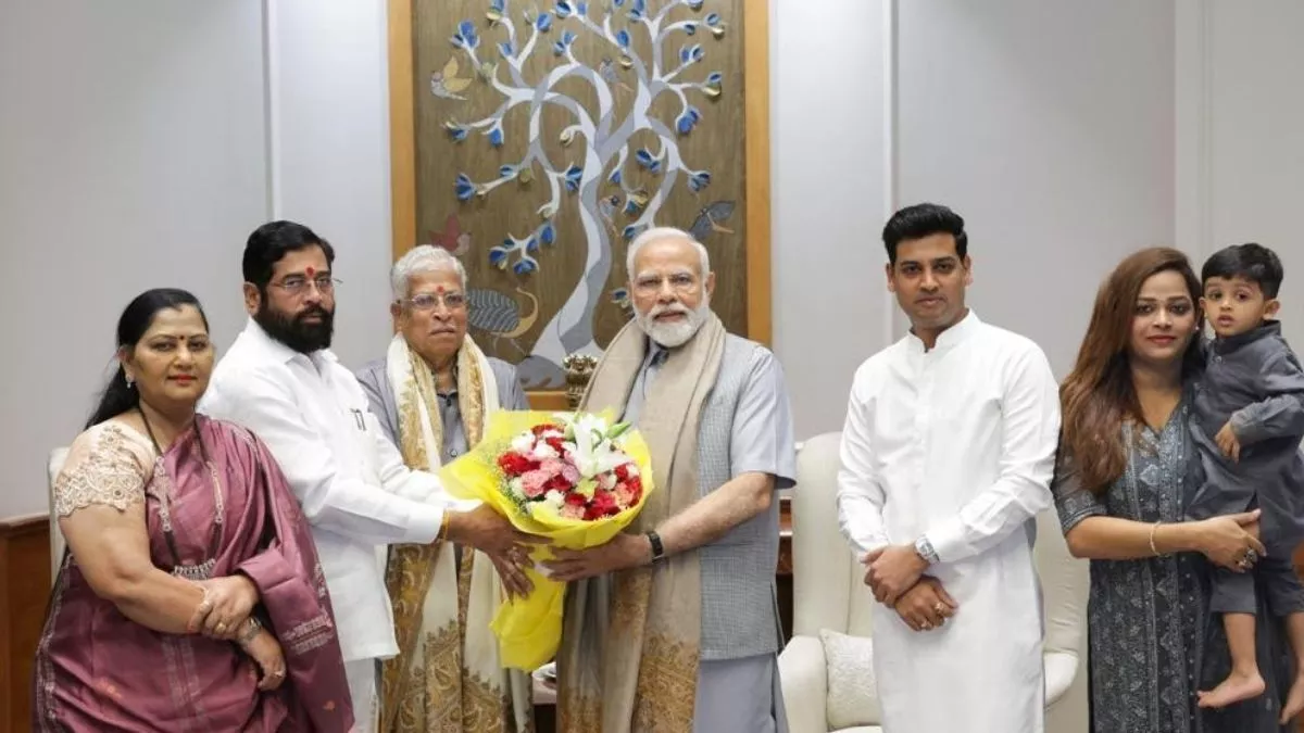 महाराष्ट्र के मुख्यमंत्री एकनाथ शिंदे ने परिवार संग PM मोदी से की मुलाकात, बारिश सहित कई मुद्दों पर चर्चा