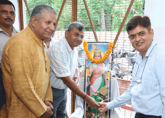 रेलवे पेंशनर्स समाज ने किया महापौर डा. अजय कुमार का अभिनंदन